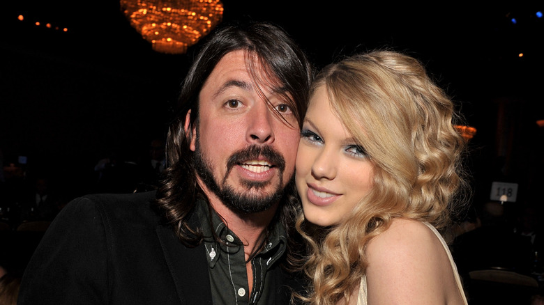 Dave Grohl and Taylor Swift smiling