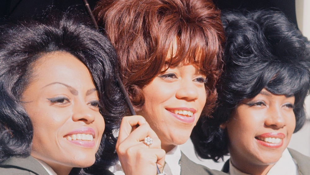 The Supremes, smiling