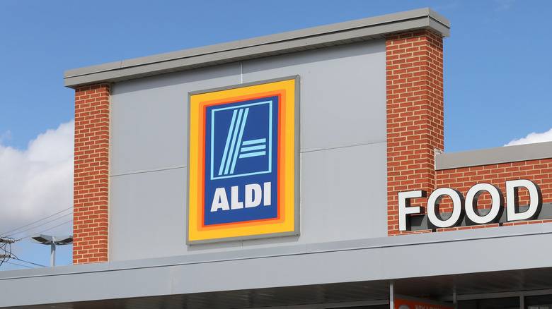 Aldi storefront on clear day