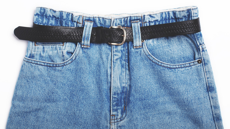 Vintage high-waisted mom jeans