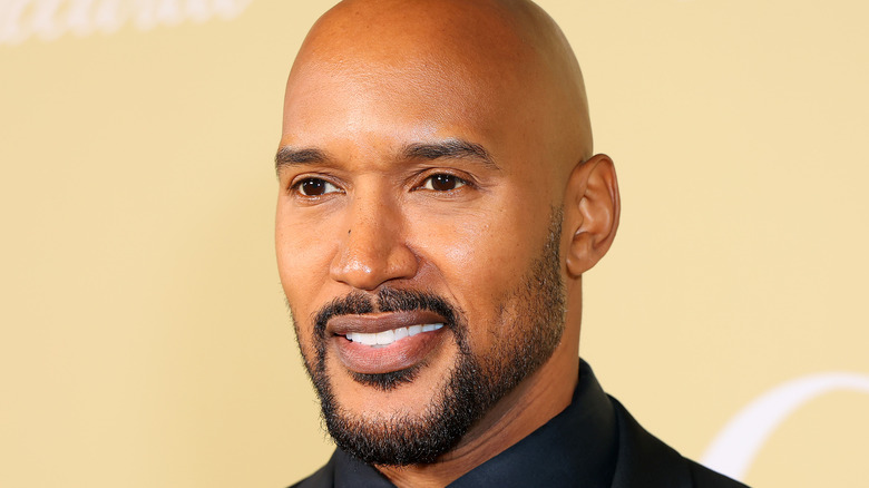 Henry Simmons posing at event