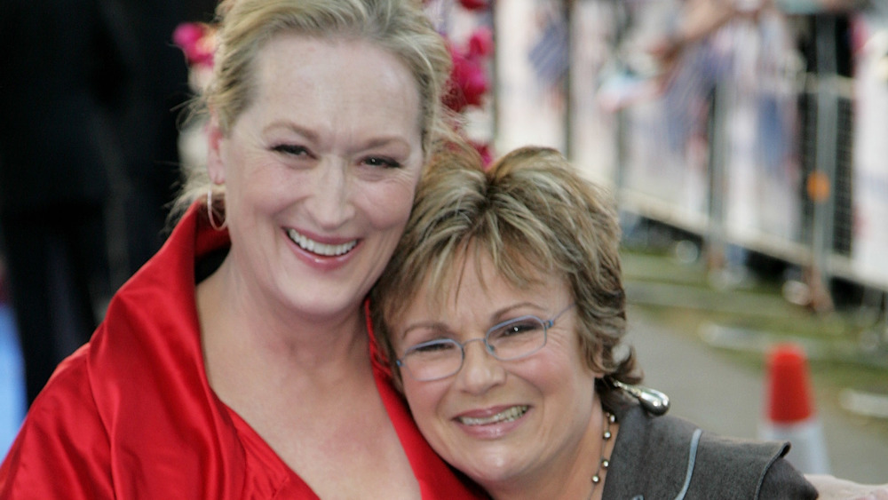 Meryl Streep and Julie Walteres hugging