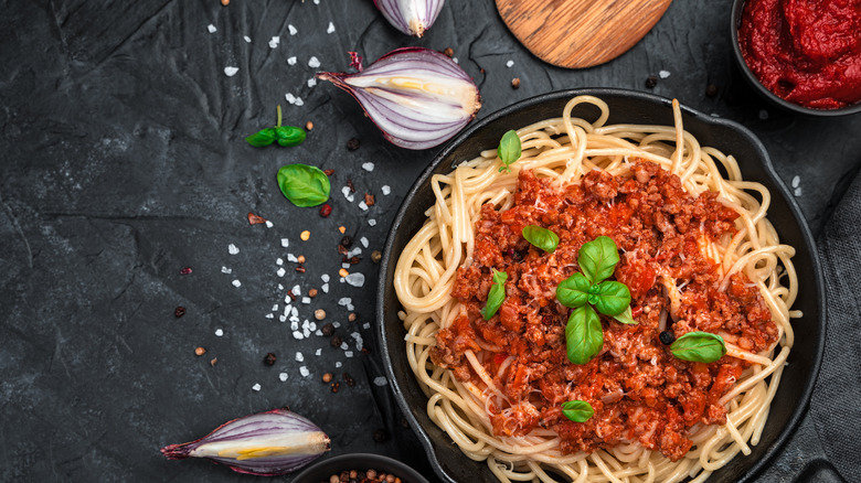 Spaghetti and tomato sauce