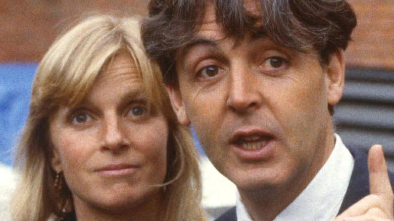 Paul and Linda McCartney pose for a photo.