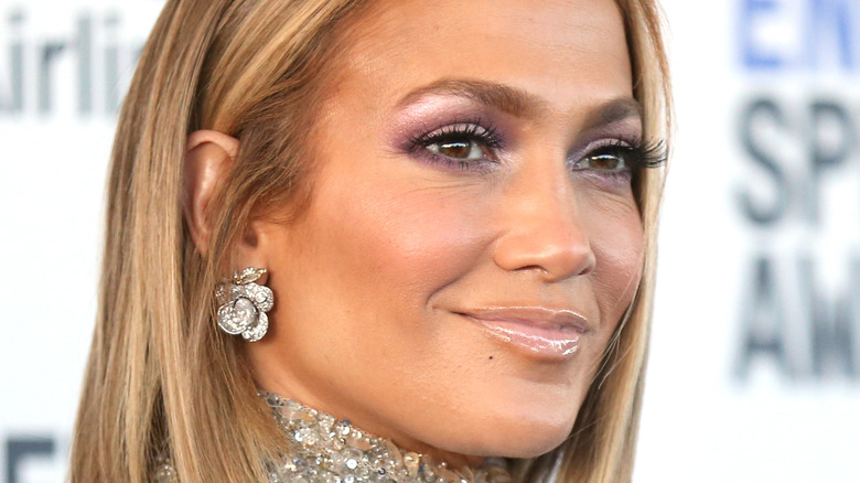 Jennifer Lopez looking glam 
