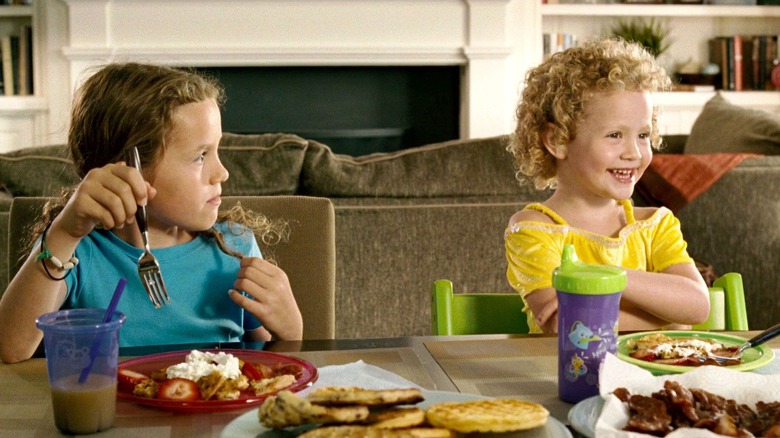 Maude and Iris Apatow in Knocked Up