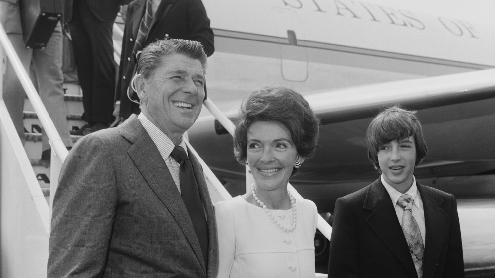Ronald Reagan, Nancy, and Ronald Jr.
