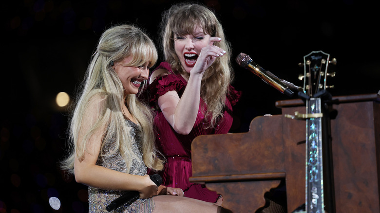 Taylor Swift and Sabrina Carpenter performing together