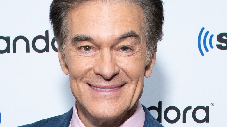 Dr. Oz smiling at event 