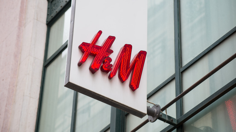 H&M storefront sign