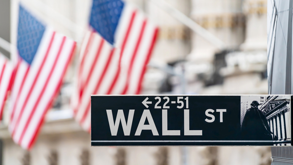 Wall Street sign NYSE