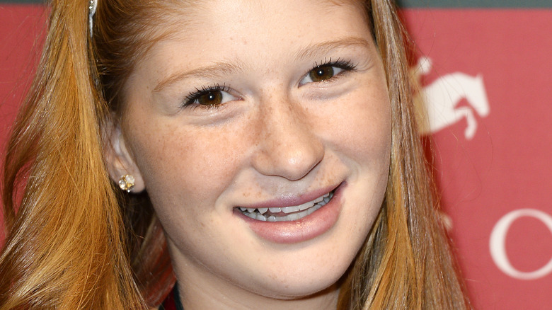 Young Jennifer Gates smiling