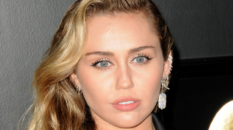Miley Cyrus long blonde hair