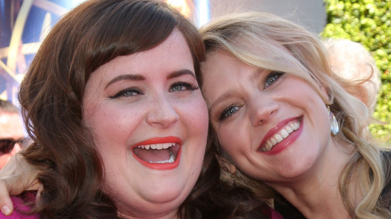 Aidy Bryant and Kate McKinnon posing together at the Emmys