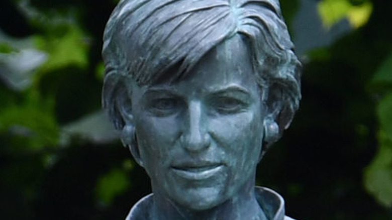 Head of Princess Diana statue