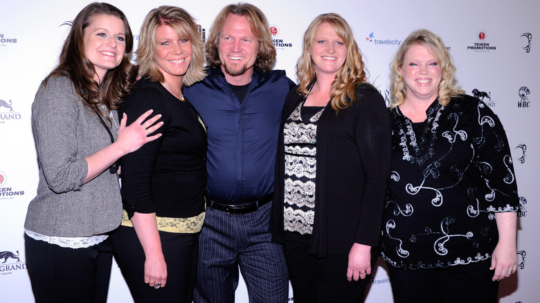 Kody Brown poses with his Sister Wives co-stars