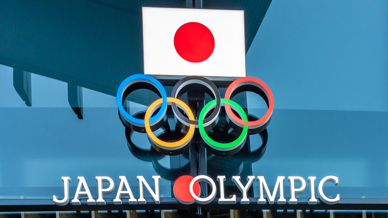 Olympic logo with Japanese flag 